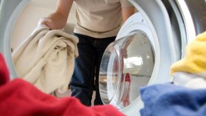 Cara Jitu Mencuci Baju Pakaian Dengan Suhu Tinggi agar Terhindar dari Virus Corona
